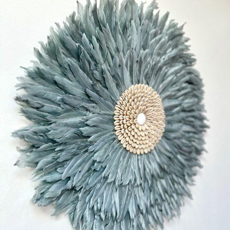 Plumea - Jujuhat Plumes grises et Coquillages 60cm - bohobloom.fr