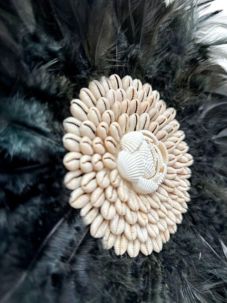 Shelly - Jujuhat Plumes noires et Coquillages 30cm - bohobloom.fr