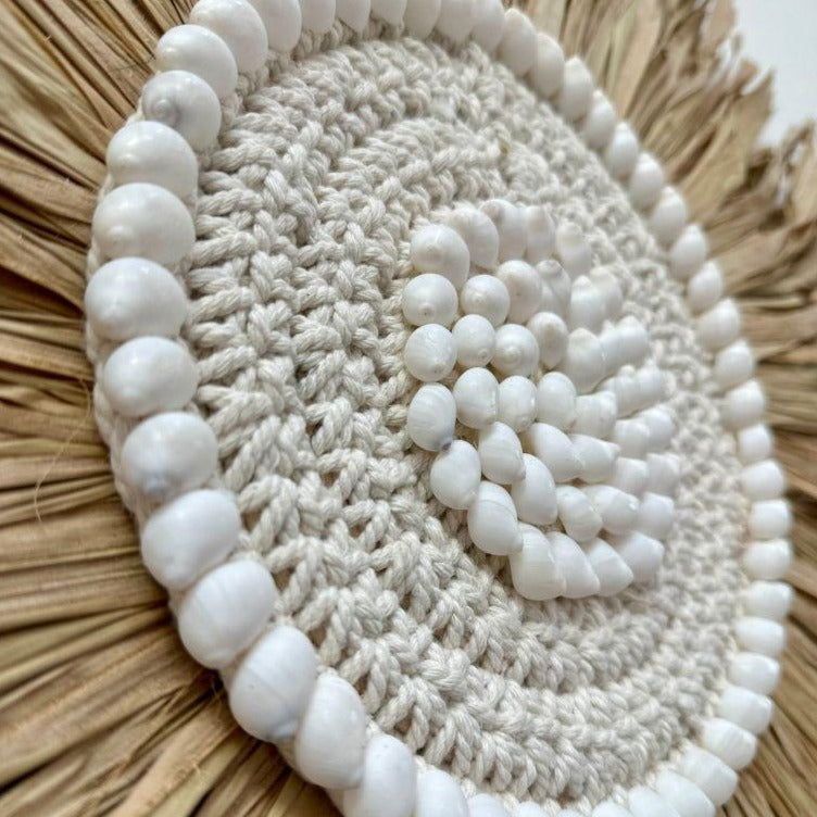 Bohy - Jujuhat Paille, Coquillages et Macramé 60cm - bohobloom.fr