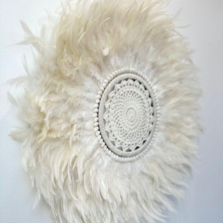 Etherea - Jujuhat blanc Plumes et Macramé 60cm - bohobloom.fr